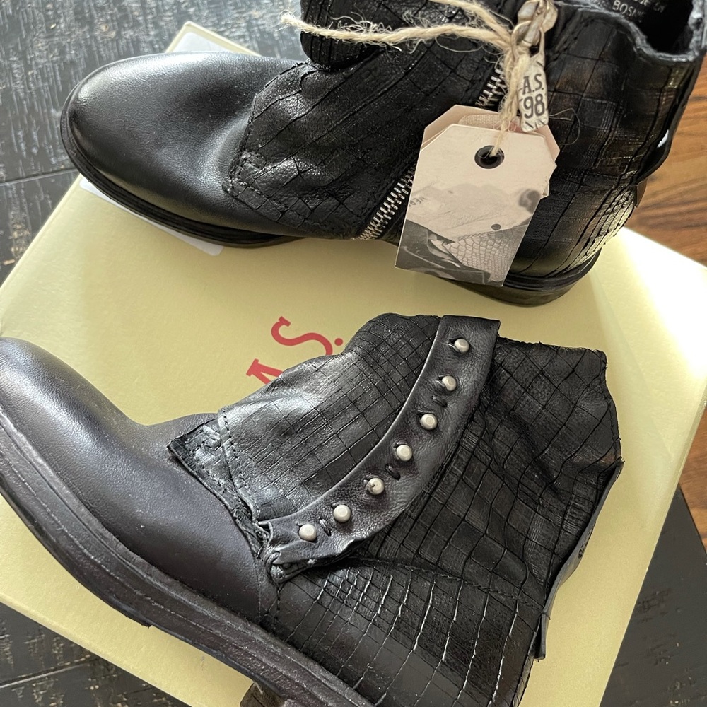 Free People Cedar Creek Moto boots. Black size EU6